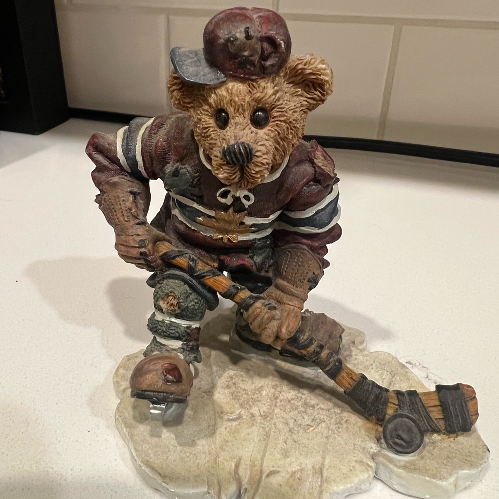 Boyds Bear Figurine hockey slapshot